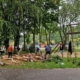 Vrijwilligers aan het werk in de Groene Heuvels Vrijwilligers aan het werk bij de aanleg van de Groene Heuvels